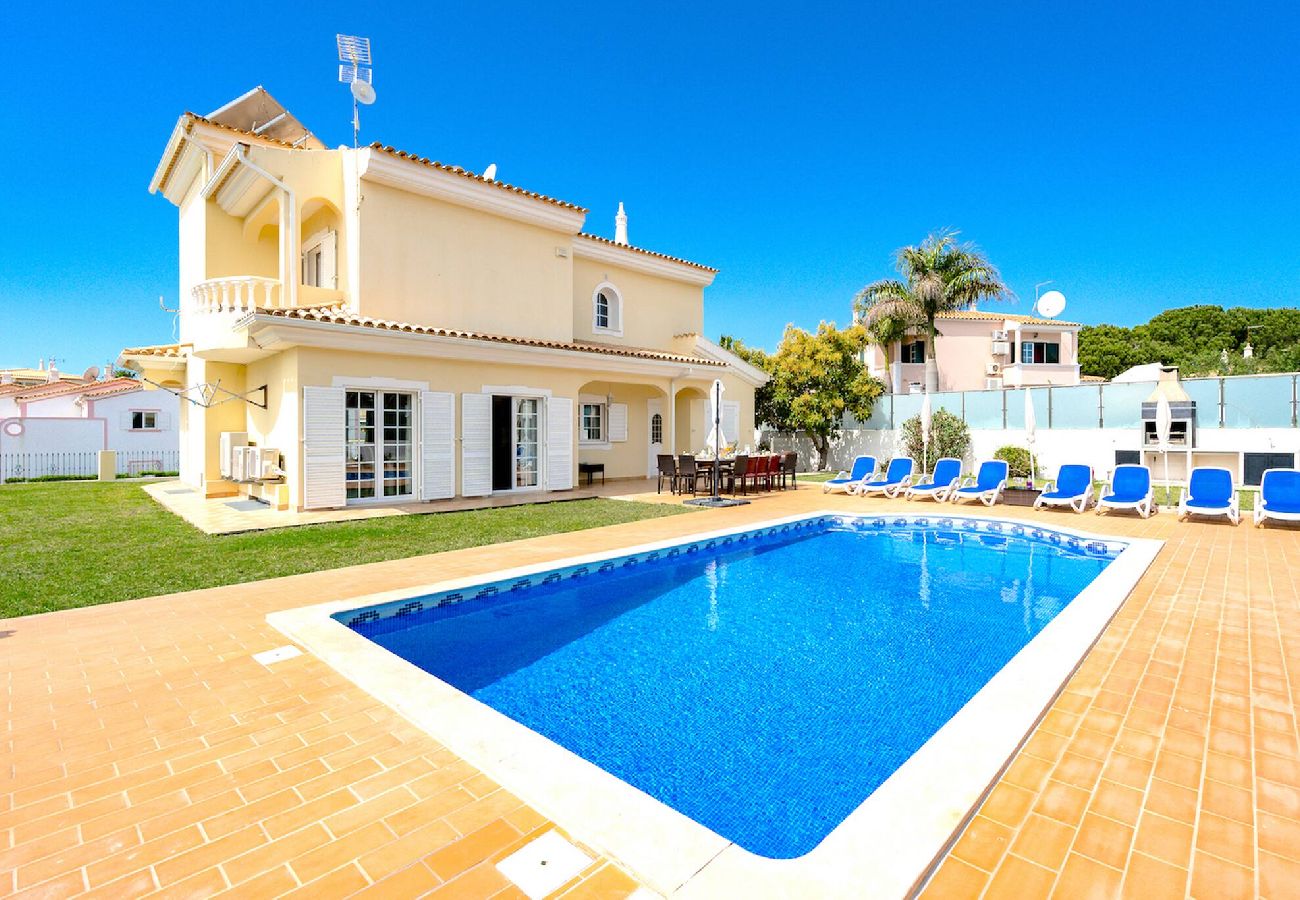 Huis in Albufeira - Vila Brady