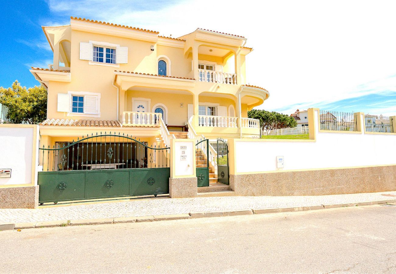 Huis in Albufeira - Vila Brady