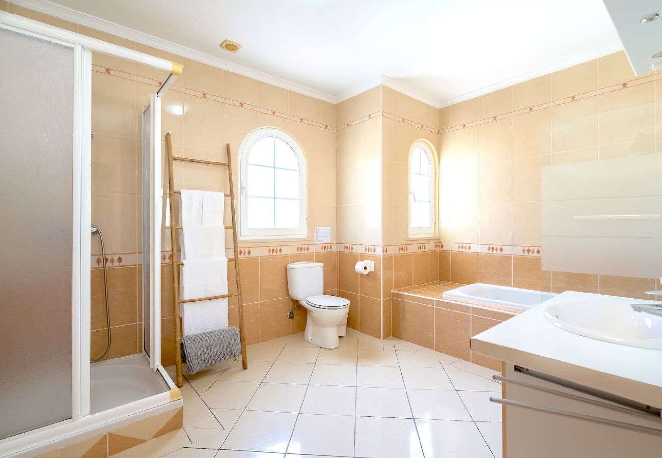 Huis in Albufeira - Vila Brady