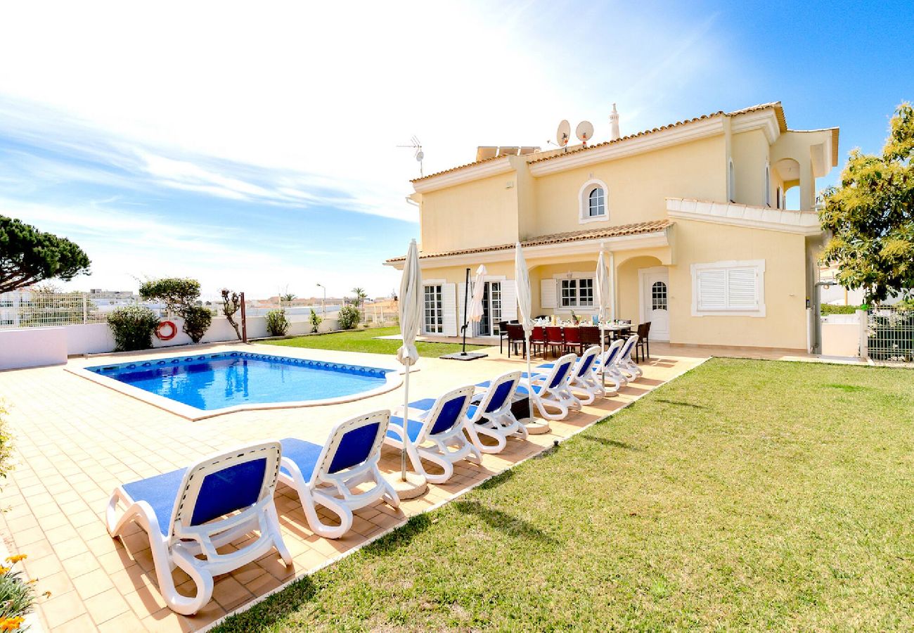 Huis in Albufeira - Vila Brady