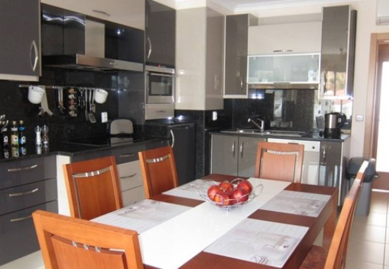 Apartamento em Olhos de Água - Varandas do Mar